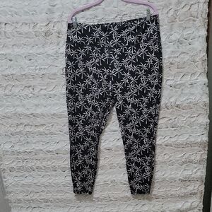 crown & ivy  Leggings Womens XL Black | White Palm Tree Print